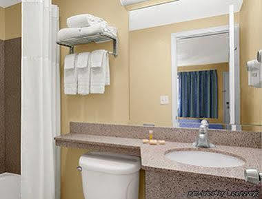 Days Inn By Wyndham Middletown New Hampton Exterior foto